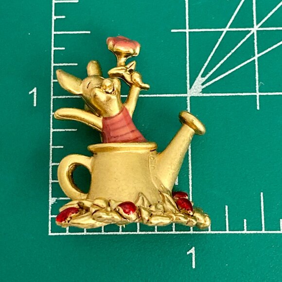 Vintage Disney Piglet Pin Brooch Winnie the Pooh Flower Pot Gold Tone Signed - Picture 9 of 9